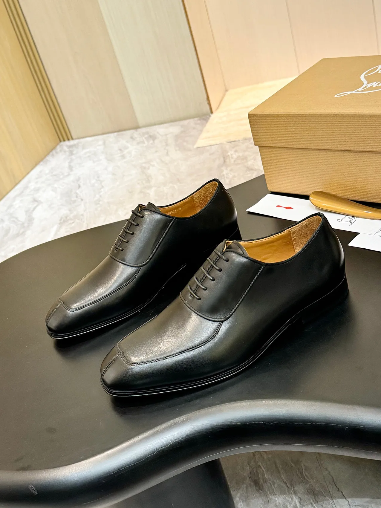 💰960 ••New real shots••CL～High-end men’s 👔Casual•loafers with red soles! ••🆑Genuine and top-quality goods from original orders ••✅💯 Purchase goods from top-quality original orders! Original imported patterned cowhide ➕Imported cowhide lining ➕Cowhide feet ➕Original leather outsole~🉑️Feel free to compare the authentic ones! Size: 39-44 (38.45.46.47 can be customized)